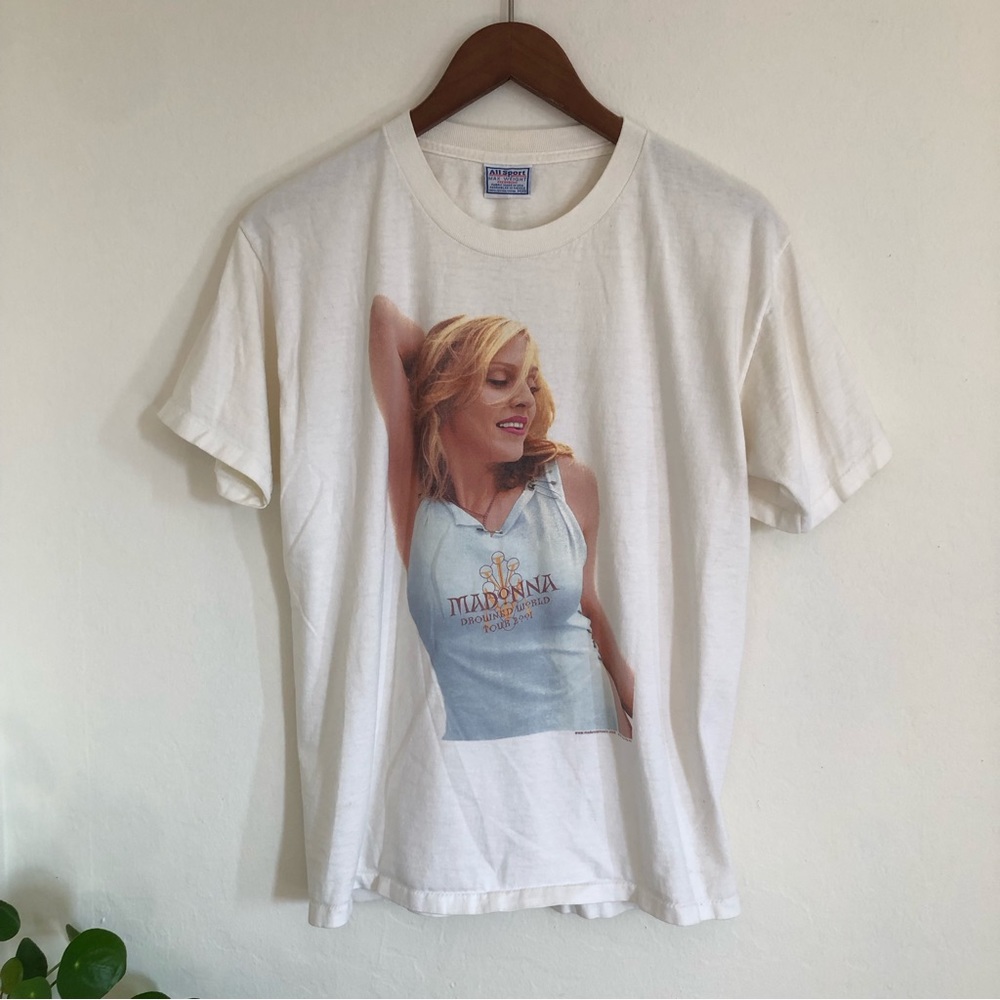 Vintage Madonna T-shirt 2001 Drowned World Tour concert tee Y2K graphic tee vtg